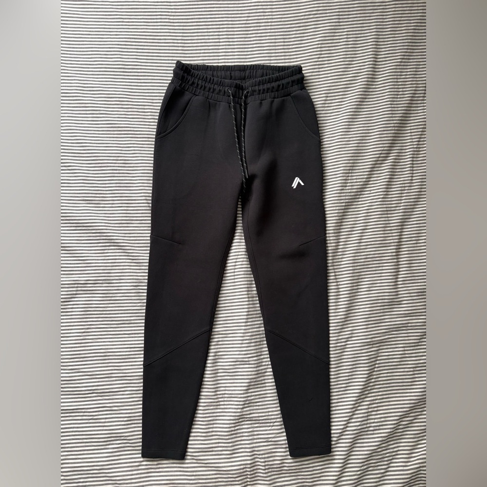 Alphalete Jogger